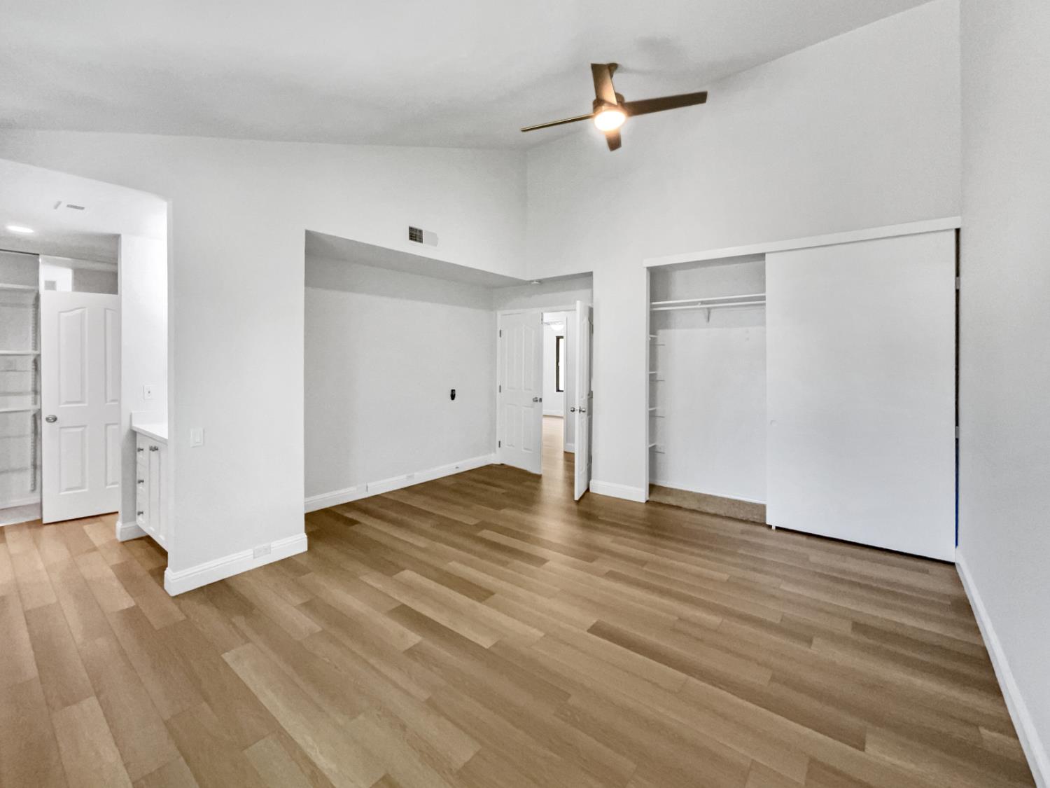 Photo #23: 225062142 Listing: Photo #23