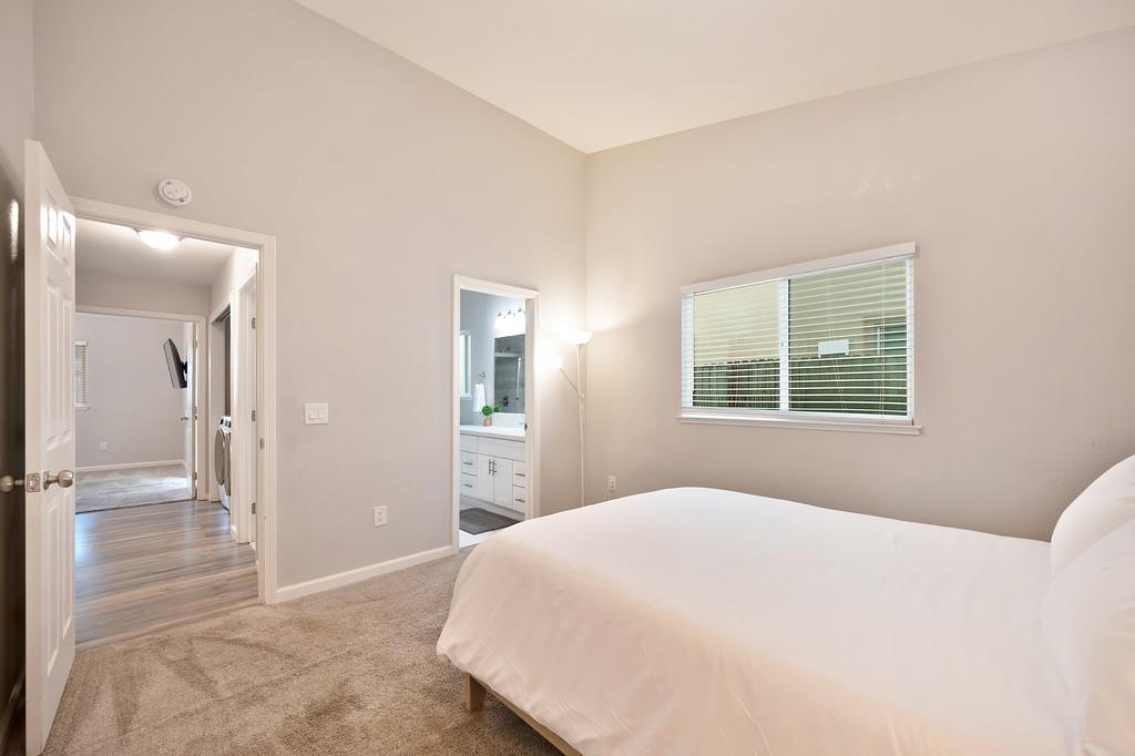 Peach Leaf Court, Sacramento, California image 22