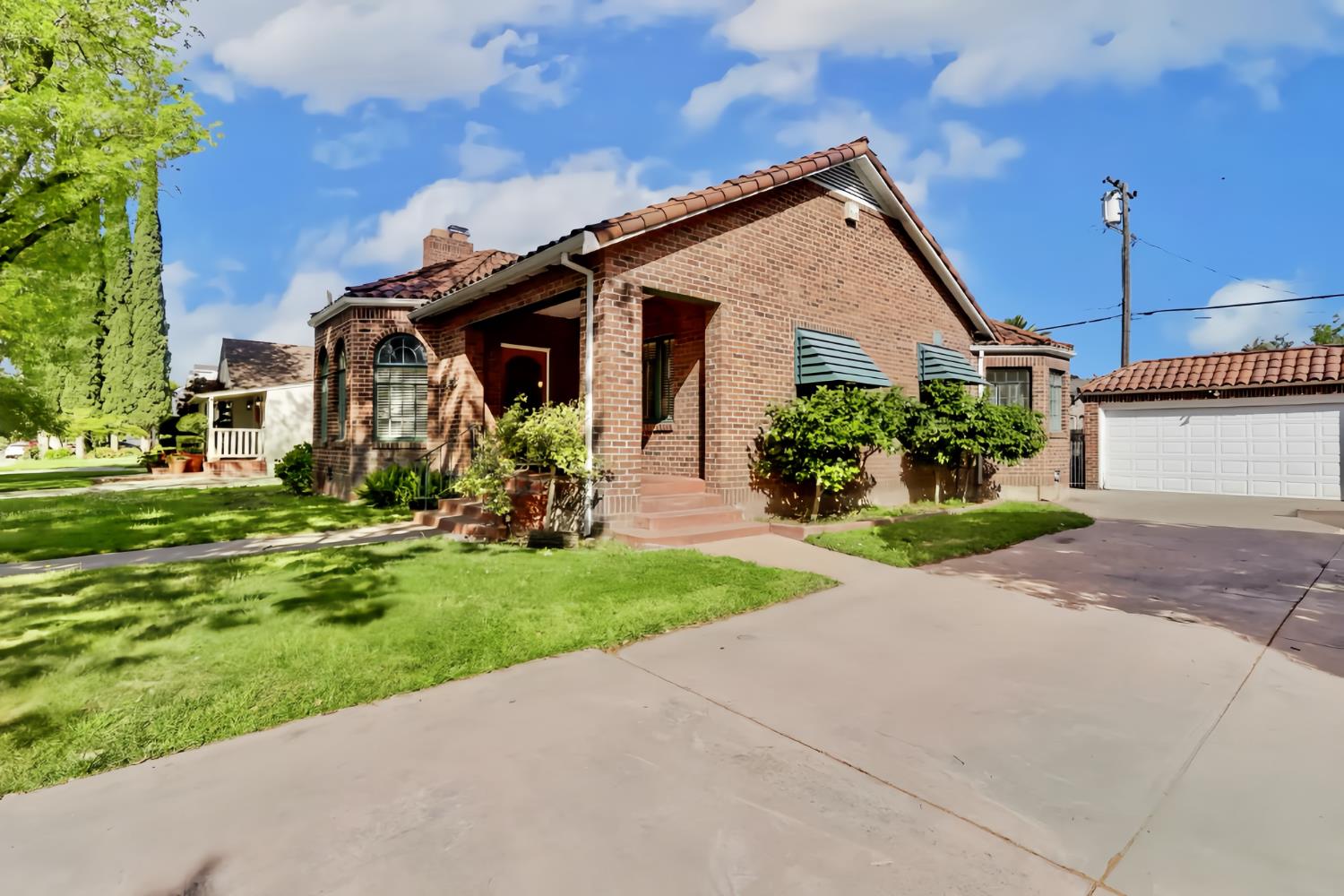 Detail Gallery Image 2 of 39 For 423 W Monterey Ave, Stockton,  CA 95204 - 2 Beds | 1 Baths