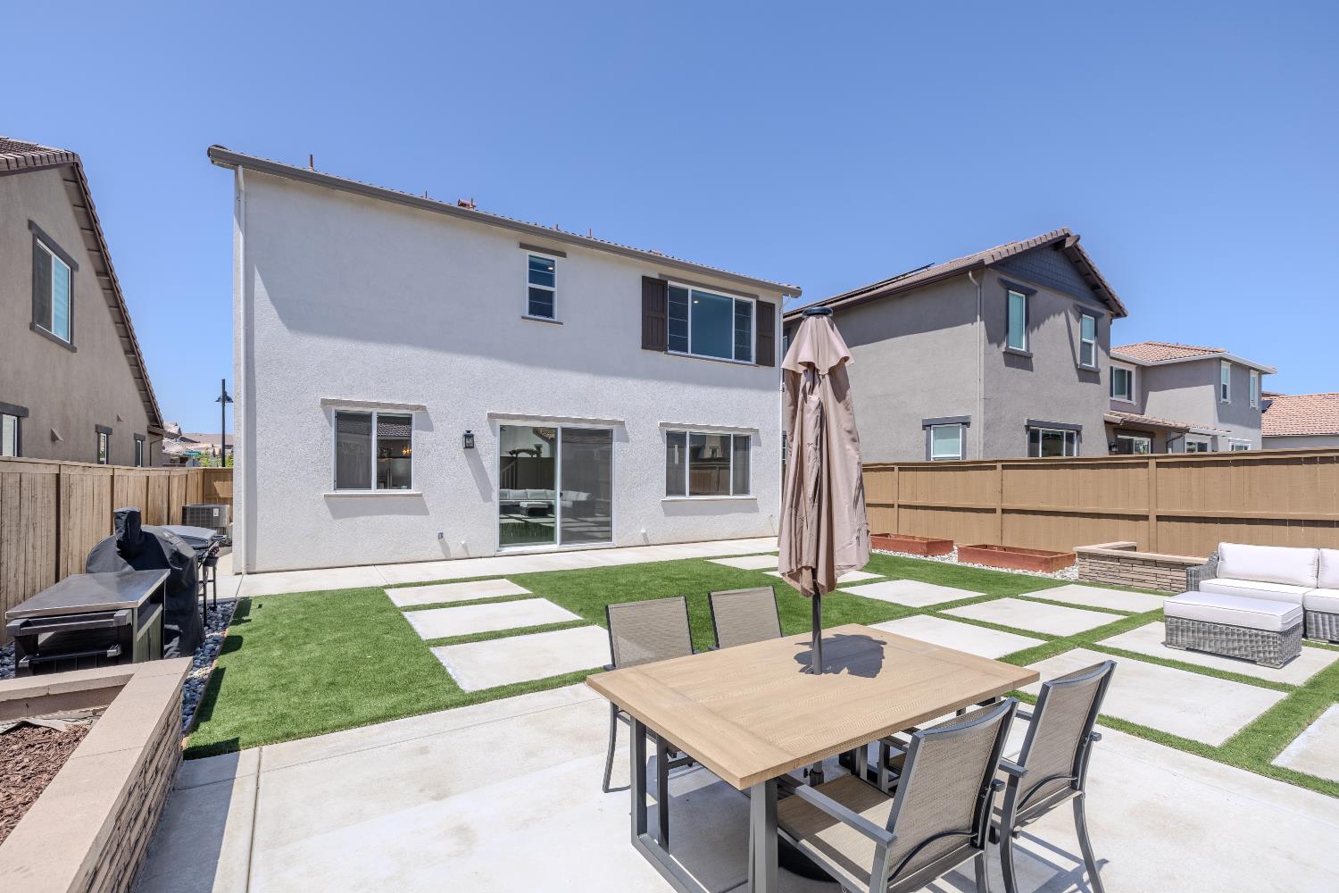 Discovery Drive, Folsom, California image 39
