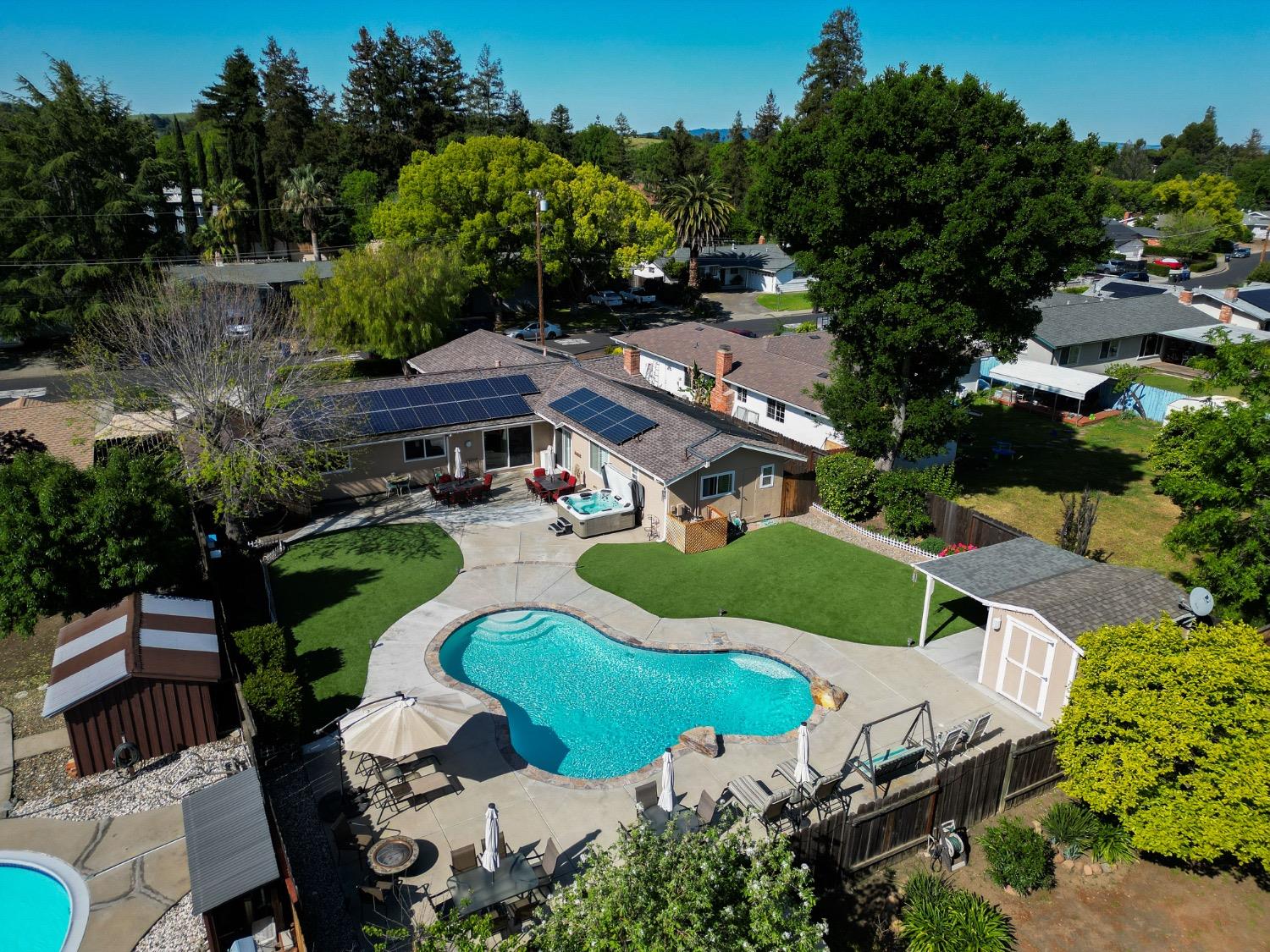 Detail Gallery Image 6 of 58 For 4889 Cherokee Dr, Concord,  CA 94521 - 4 Beds | 3 Baths