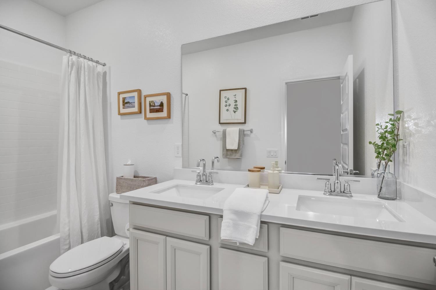 Detail Gallery Image 22 of 33 For 1295 Arriaga Way, Woodland,  CA 95776 - 4 Beds | 2 Baths
