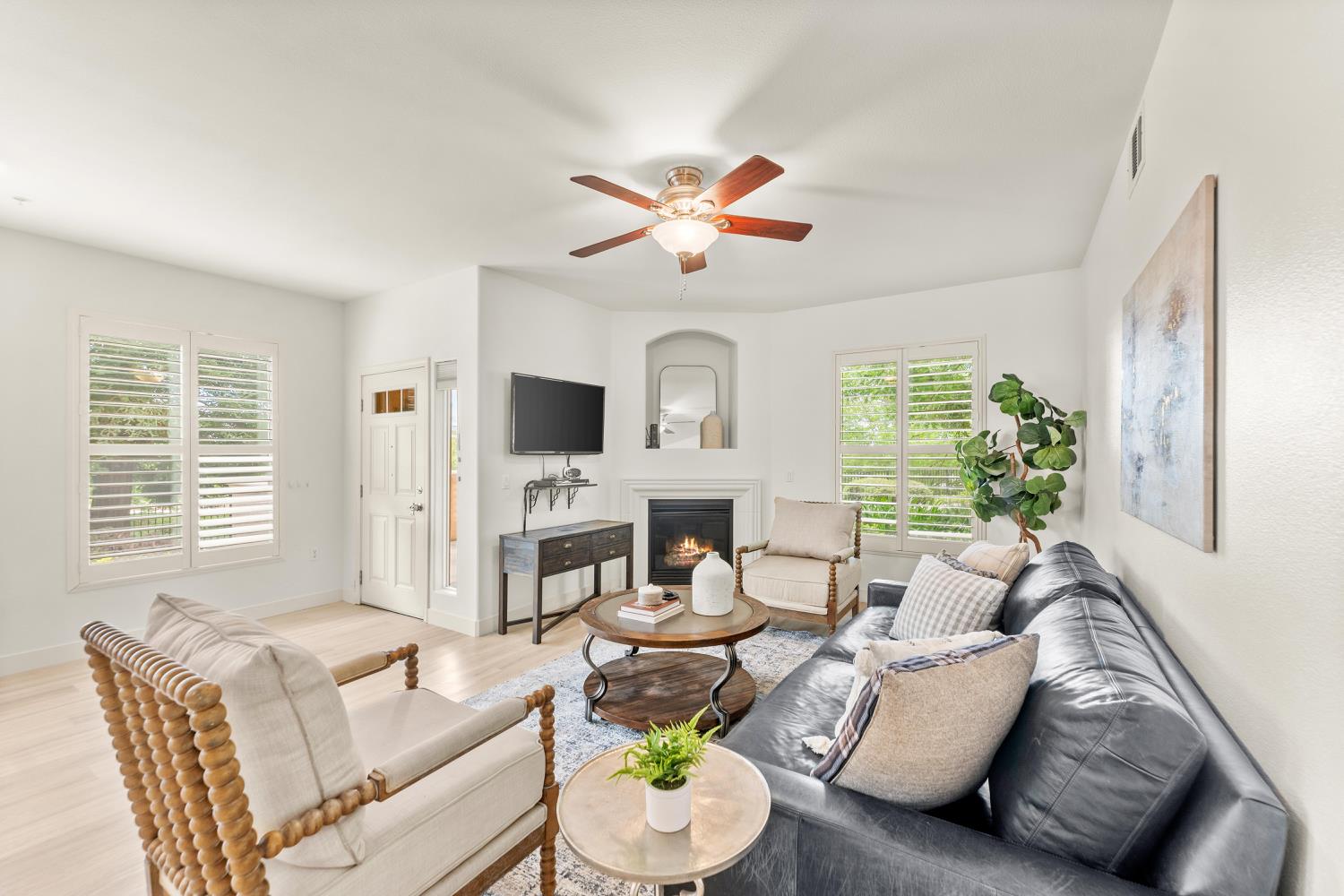 Vessona Circle #1717, Folsom, California image 5