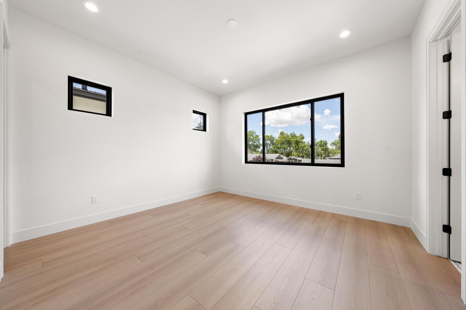 Detail Gallery Image 45 of 59 For 407 East St, Roseville,  CA 95678 - 4 Beds | 4 Baths