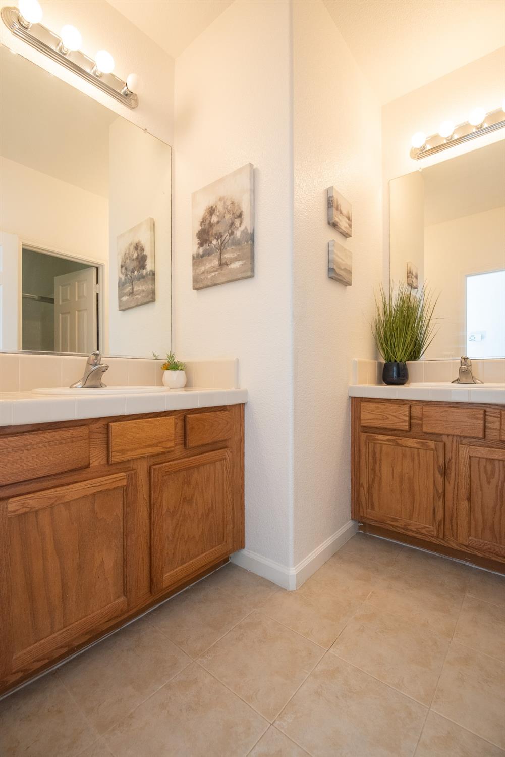 Detail Gallery Image 46 of 59 For 3012 Edgeview Dr, Modesto,  CA 95355 - 5 Beds | 3/1 Baths