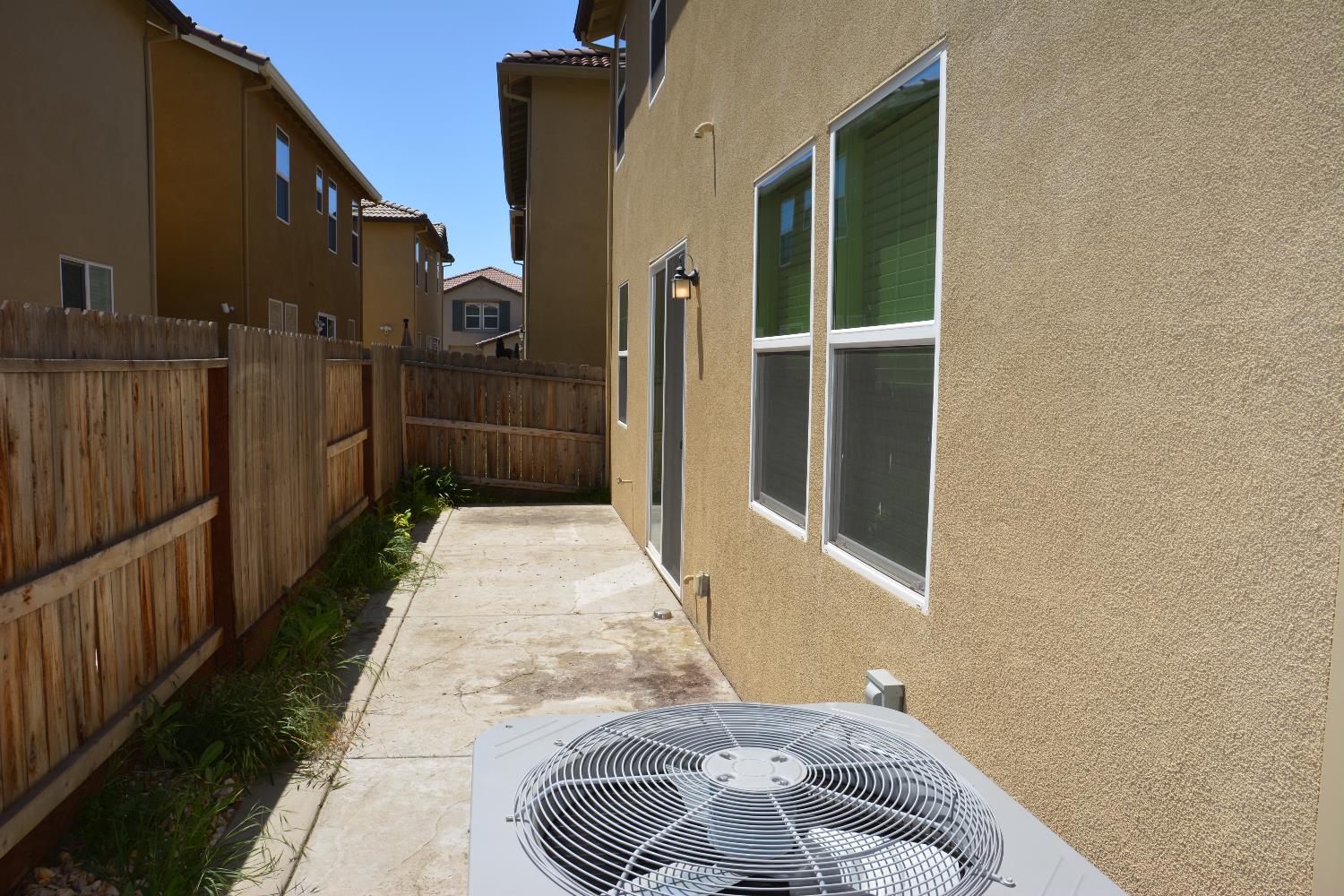 Detail Gallery Image 12 of 22 For 10728 Padua Way, Stockton,  CA 95209 - 3 Beds | 2/1 Baths