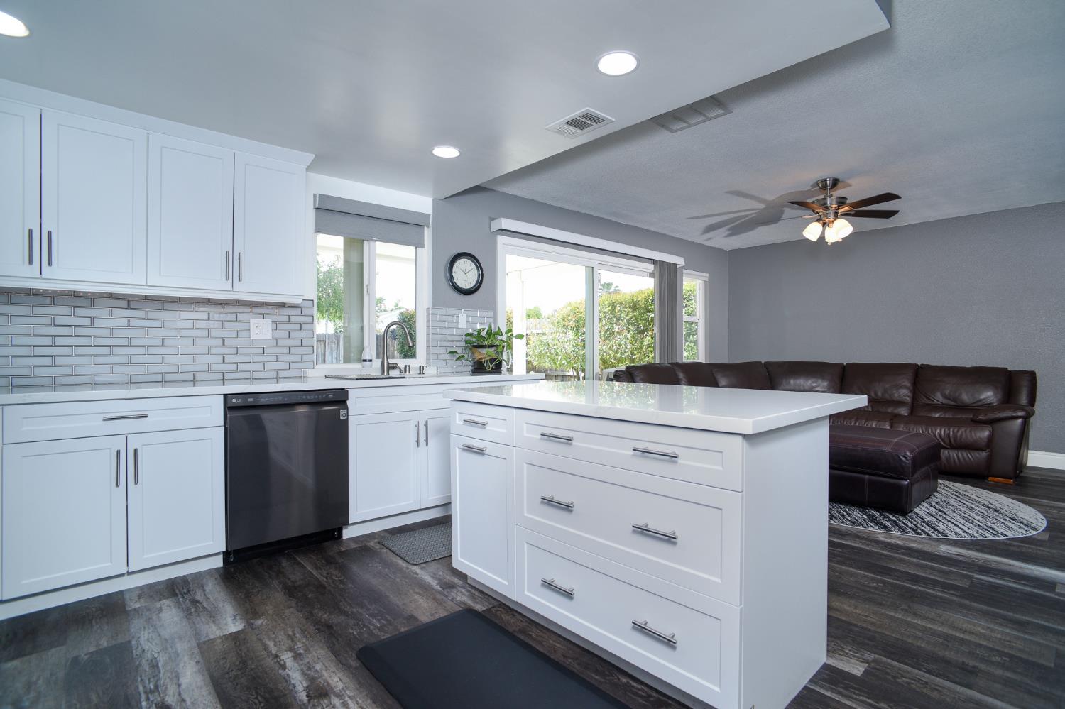 Detail Gallery Image 13 of 46 For 630 Grider Dr, Roseville,  CA 95678 - 3 Beds | 2 Baths
