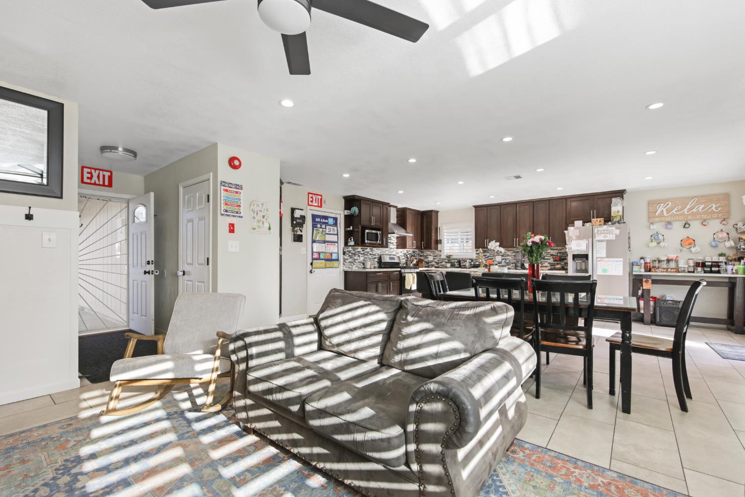 Detail Gallery Image 10 of 37 For 673 Locust Ave, Manteca,  CA 95337 - 3 Beds | 2 Baths