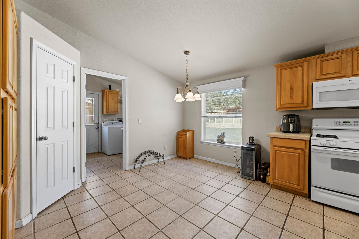 Detail Gallery Image 15 of 60 For 8378 Creek Way, –,  CA 95977 - 4 Beds | 2 Baths