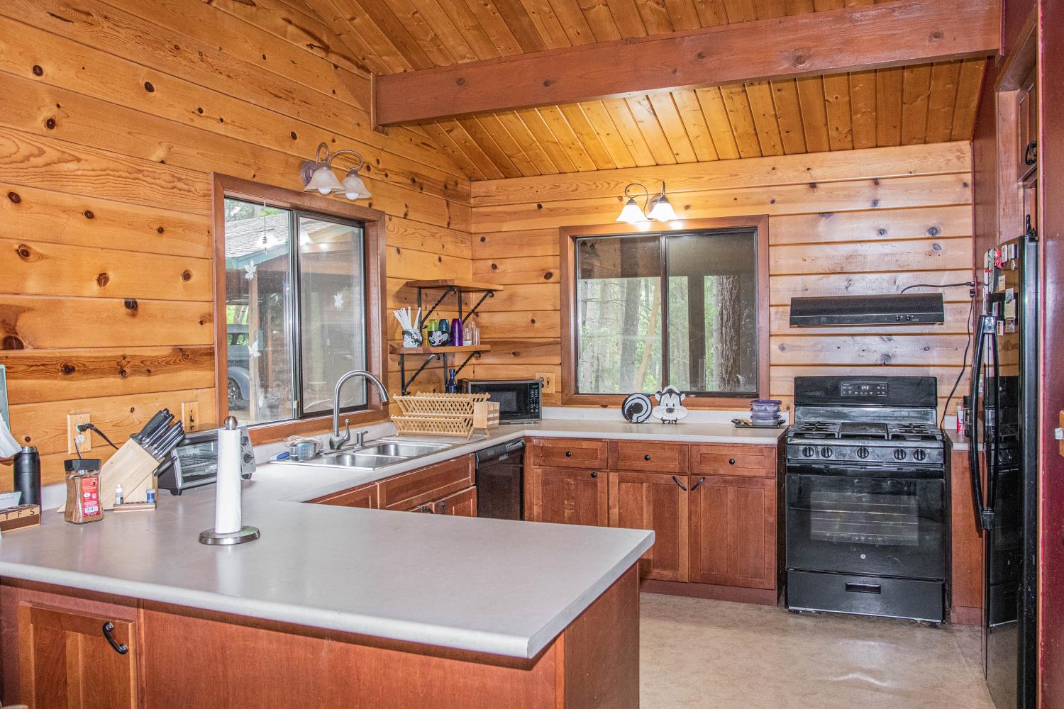 Detail Gallery Image 11 of 41 For 1681 Shelter Cove Dr, Greenwood,  CA 95635 - 3 Beds | 2 Baths