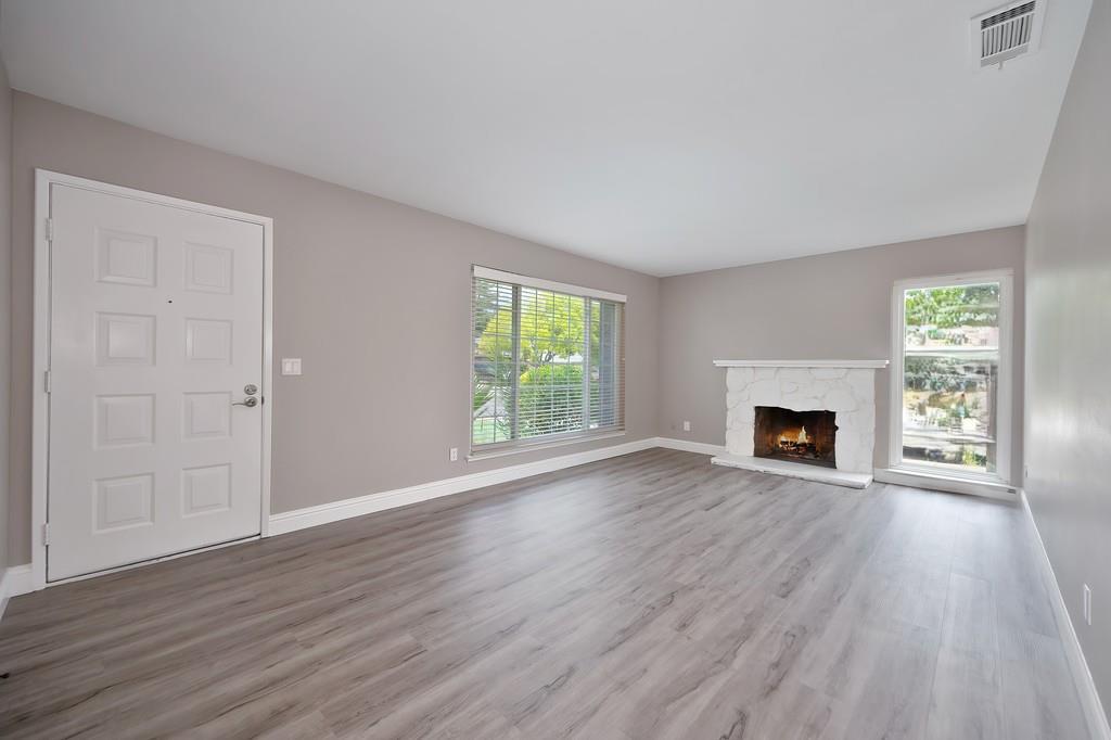 Detail Gallery Image 5 of 33 For 9620 Countryroads Dr, Sacramento,  CA 95827 - 4 Beds | 2 Baths