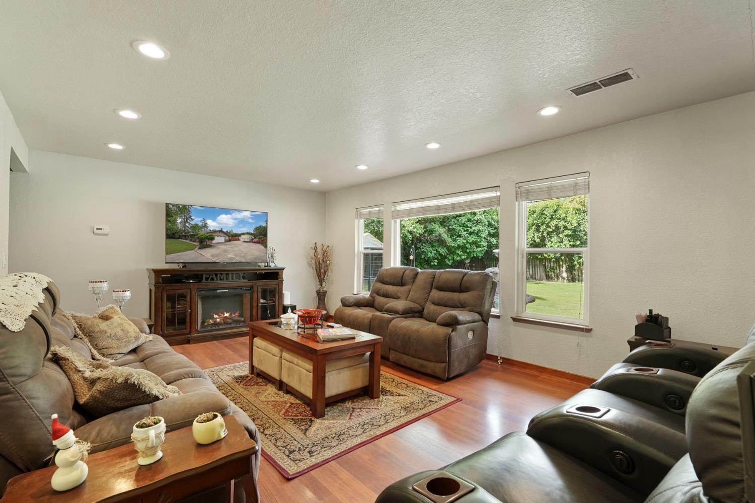 Detail Gallery Image 17 of 51 For 8607 Treasure Ave, Stockton,  CA 95212 - 3 Beds | 3 Baths