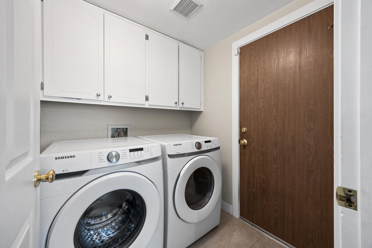 Detail Gallery Image 12 of 30 For 7246 Foxfield Way, North Highlands,  CA 95660 - 3 Beds | 2 Baths