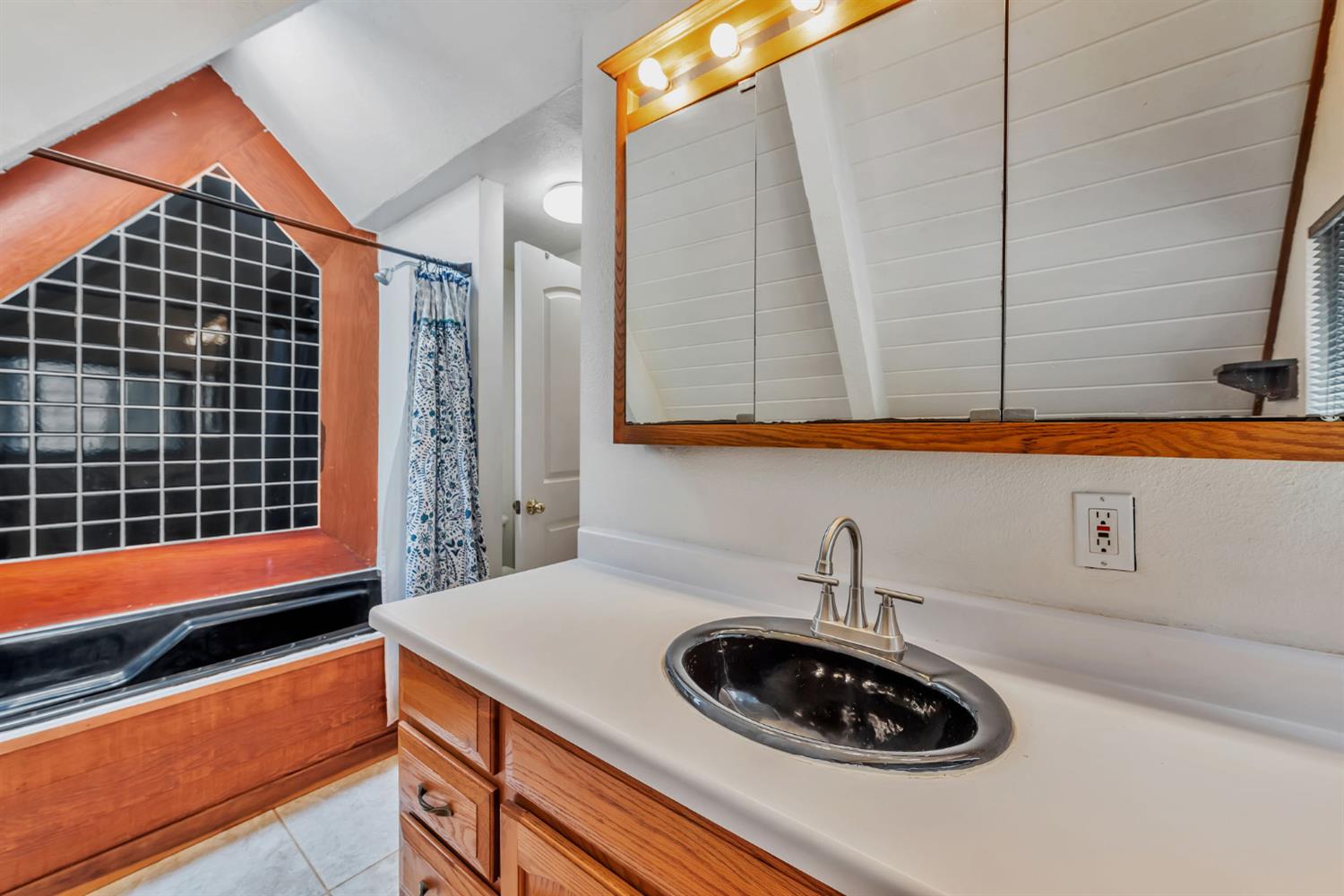 Detail Gallery Image 20 of 40 For 2300 Indian Rock Rd, Cool,  CA 95614 - 2 Beds | 2 Baths
