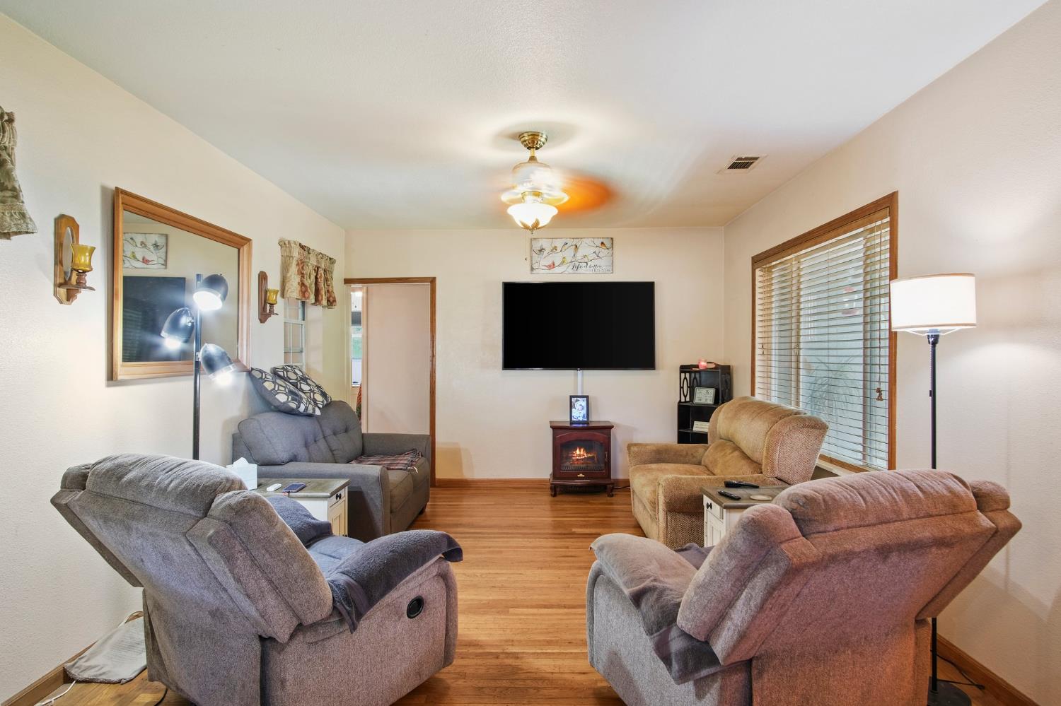 Detail Gallery Image 9 of 33 For 226 Rosina Ave, Modesto,  CA 95354 - 3 Beds | 2 Baths