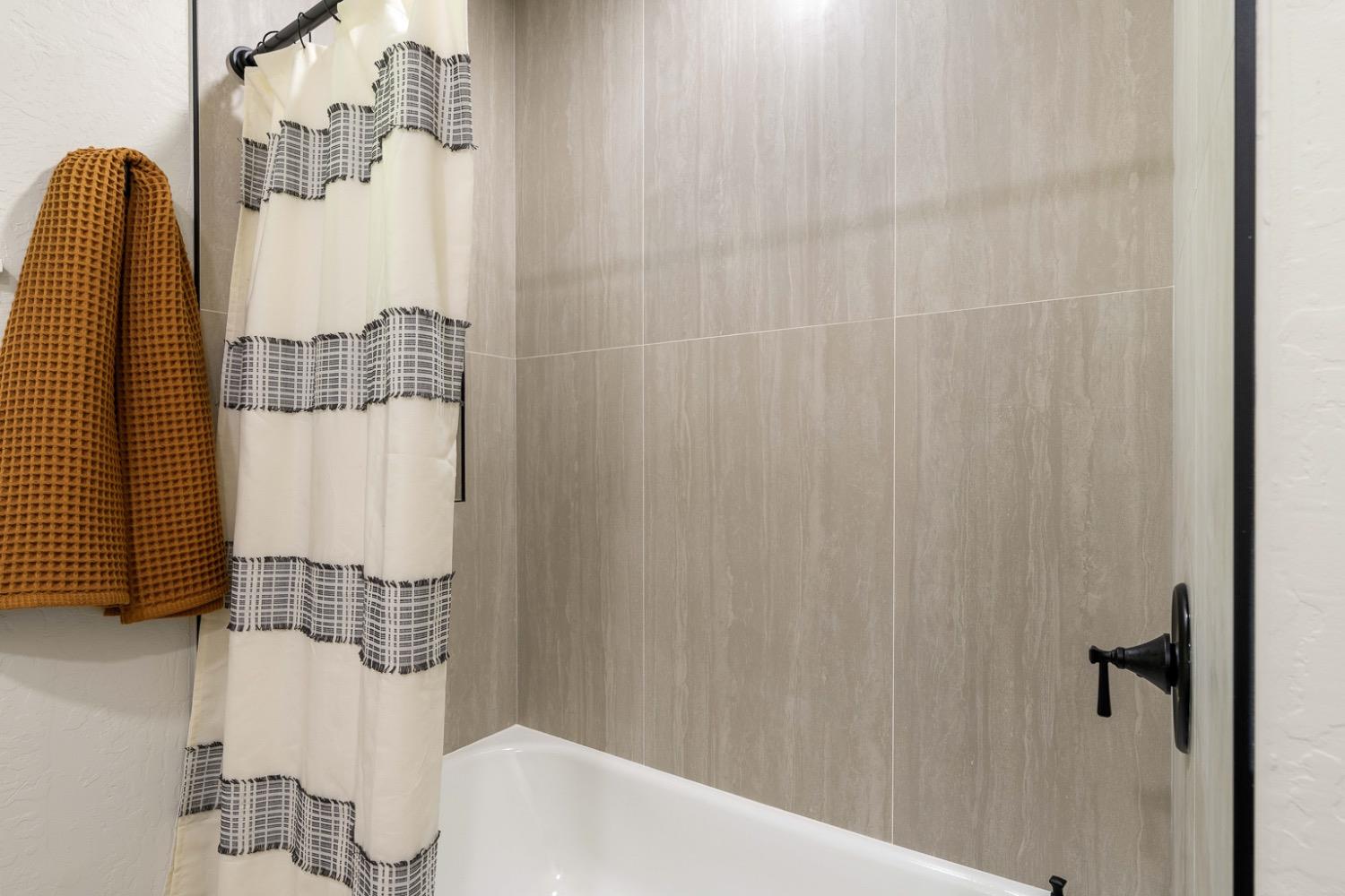 Detail Gallery Image 28 of 53 For 6612 13th St, Sacramento,  CA 95831 - 3 Beds | 2 Baths