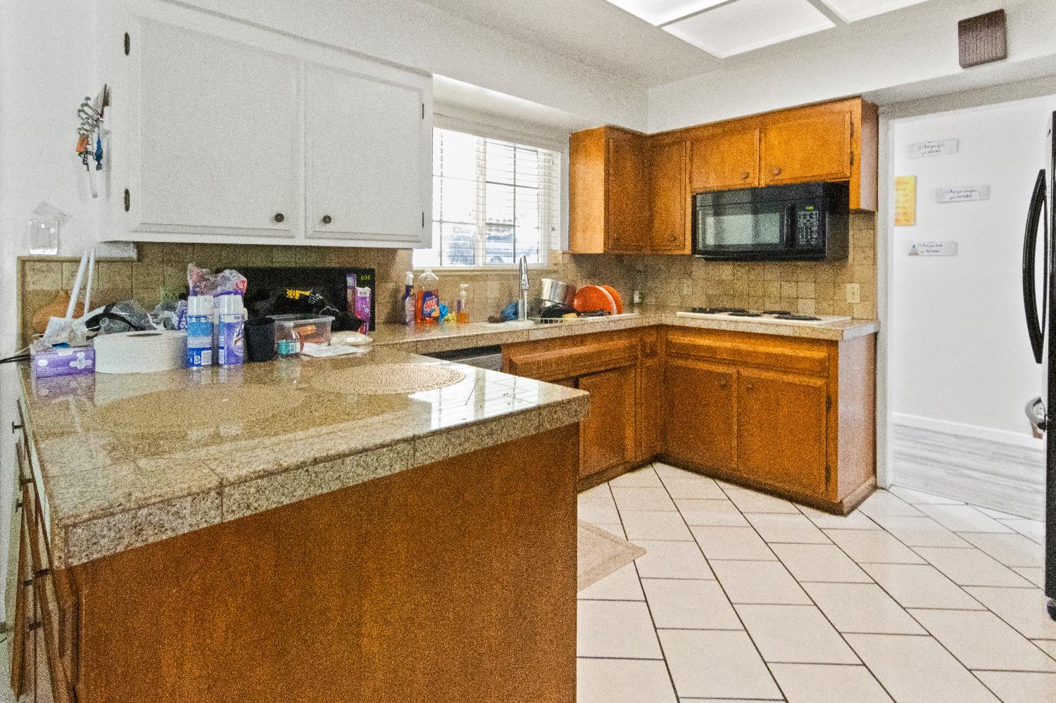 Detail Gallery Image 11 of 30 For 6281 Denslow Way, Sacramento,  CA 95823 - 4 Beds | 4 Baths
