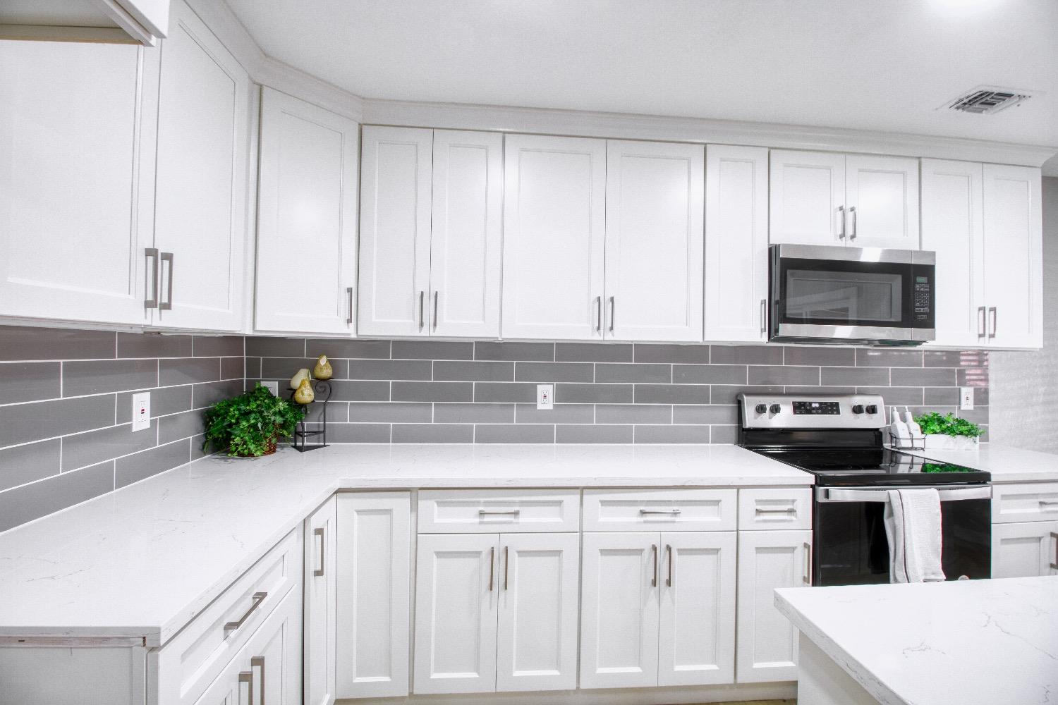 Detail Gallery Image 3 of 17 For 6925 Pradera Mesa Dr, Sacramento,  CA 95824 - 4 Beds | 2 Baths