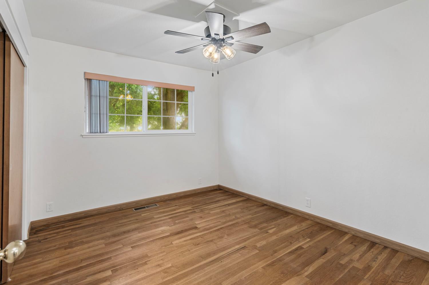 Detail Gallery Image 21 of 49 For 3920 S Escalon Bellota Rd, Farmington,  CA 95230 - 3 Beds | 1/1 Baths