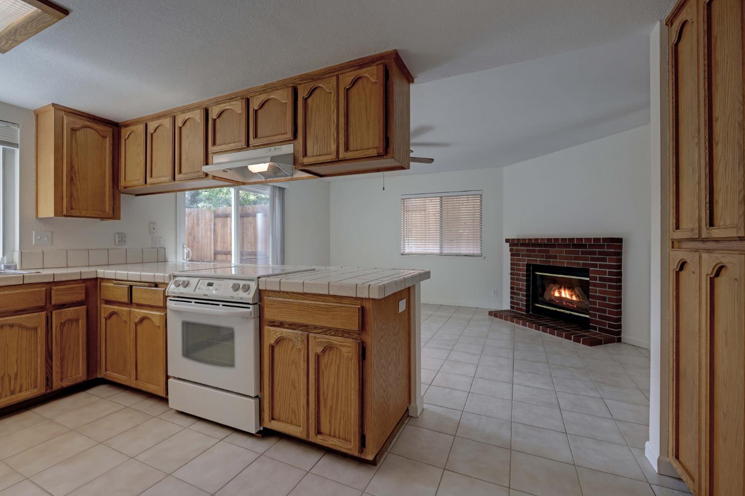 Detail Gallery Image 6 of 23 For 8314 Benjamin Dr, Antelope,  CA 95843 - 3 Beds | 2/1 Baths