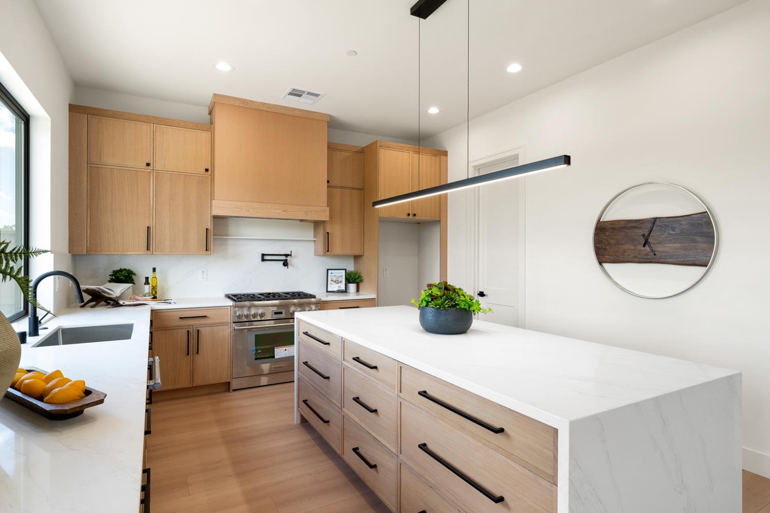 Detail Gallery Image 17 of 59 For 407 East St, Roseville,  CA 95678 - 4 Beds | 4 Baths