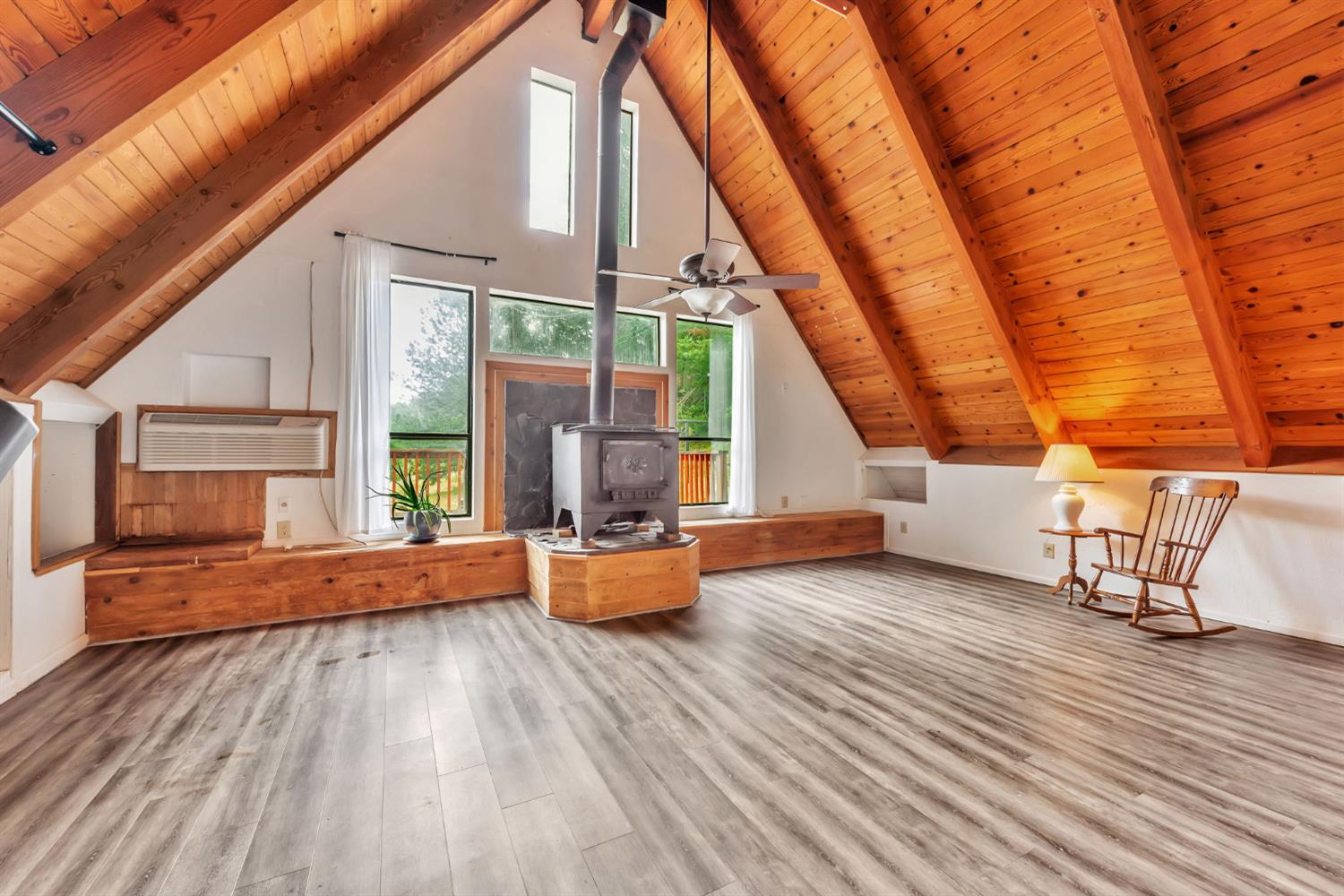 Detail Gallery Image 5 of 40 For 2300 Indian Rock Rd, Cool,  CA 95614 - 2 Beds | 2 Baths