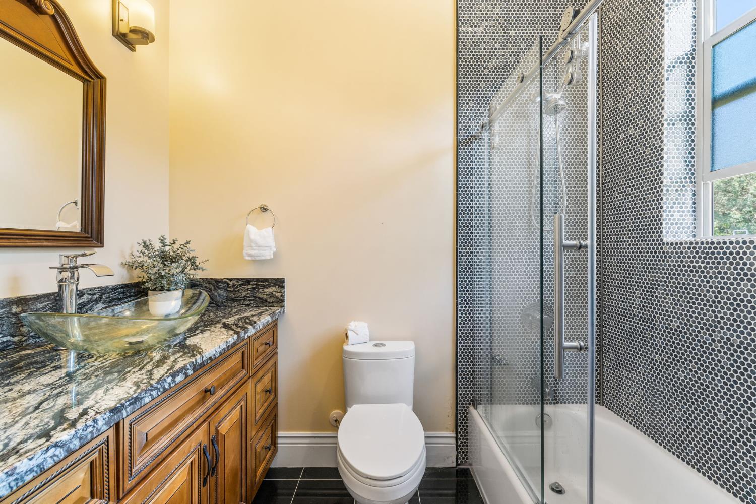 Detail Gallery Image 71 of 98 For 5521 Monte Claire Ln, Loomis,  CA 95650 - 6 Beds | 6/1 Baths