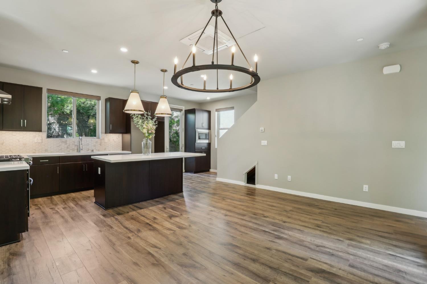 Crate Avenue, Sacramento, California image 9