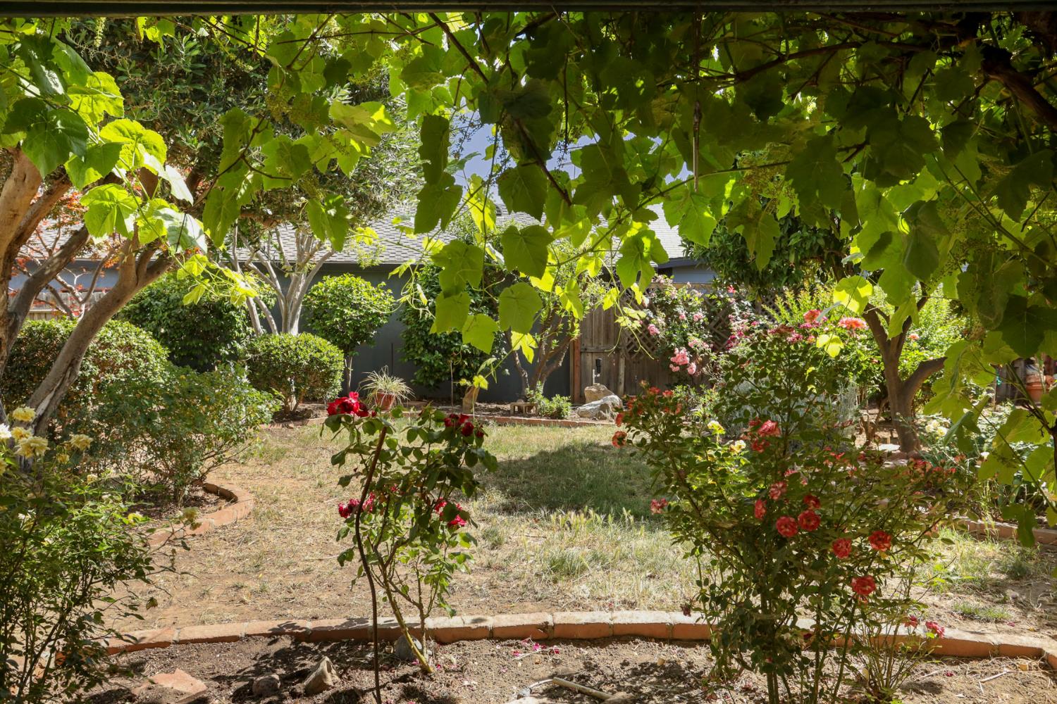 Detail Gallery Image 29 of 39 For 304 E Tokay St, Lodi,  CA 95240 - 2 Beds | 2 Baths