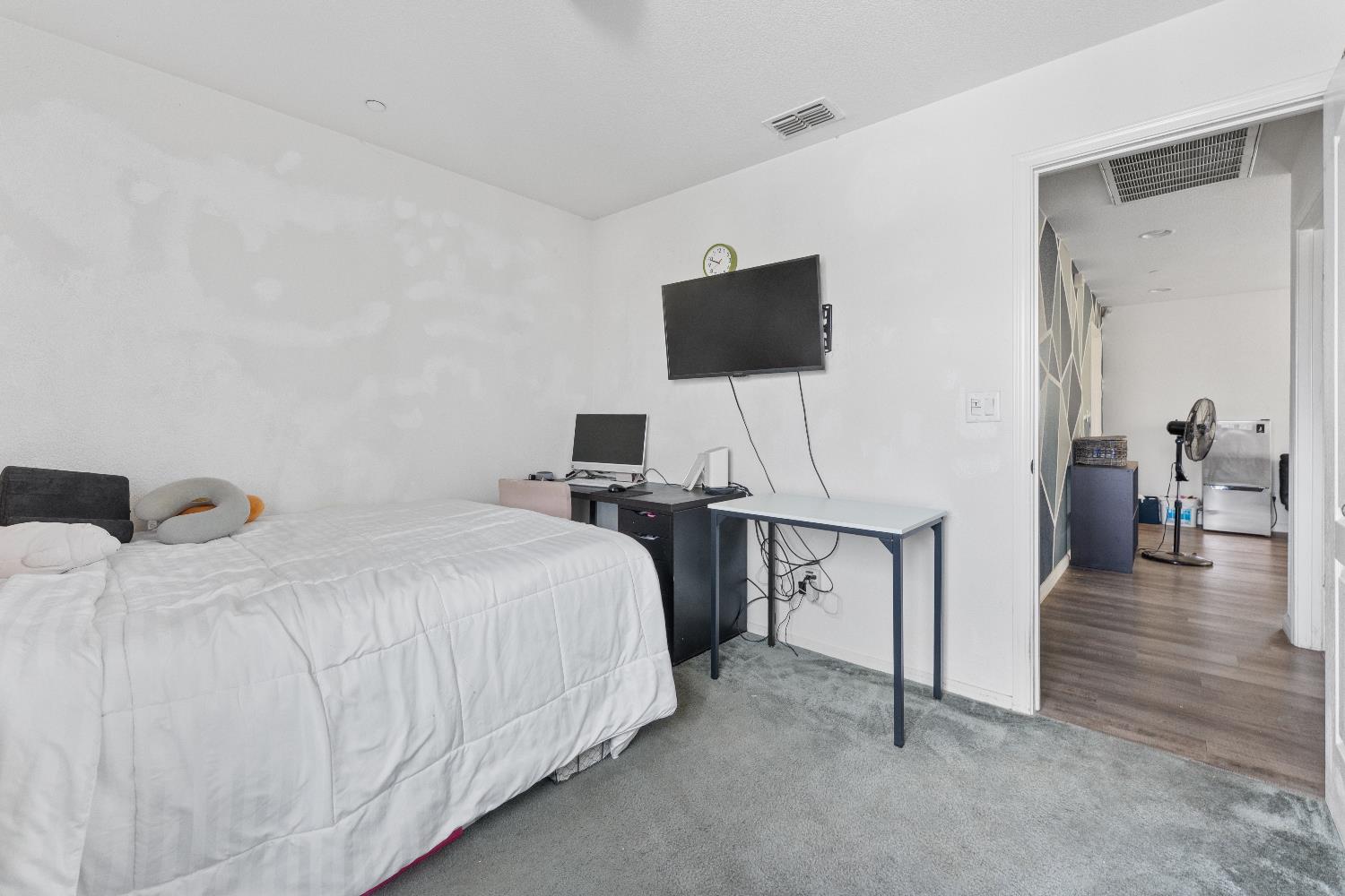 Detail Gallery Image 28 of 59 For 8269 Red Rock Dr, Sacramento,  CA 95829 - 4 Beds | 2/1 Baths