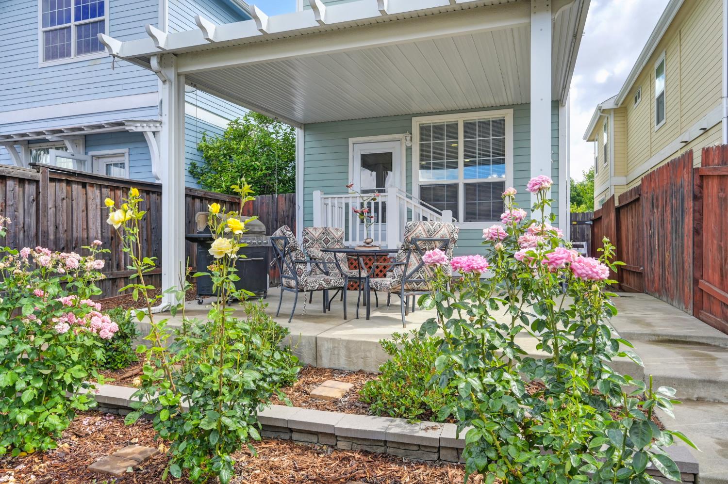 Detail Gallery Image 35 of 37 For 105 Hickory St, Roseville,  CA 95678 - 3 Beds | 2/1 Baths