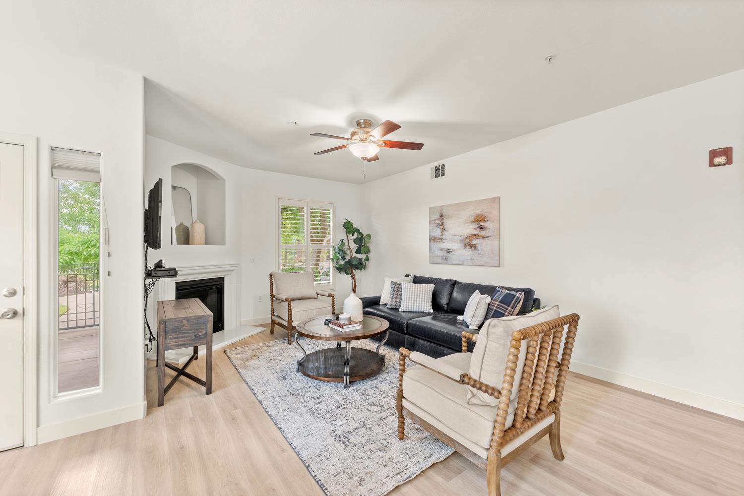 Vessona Circle #1717, Folsom, California image 4