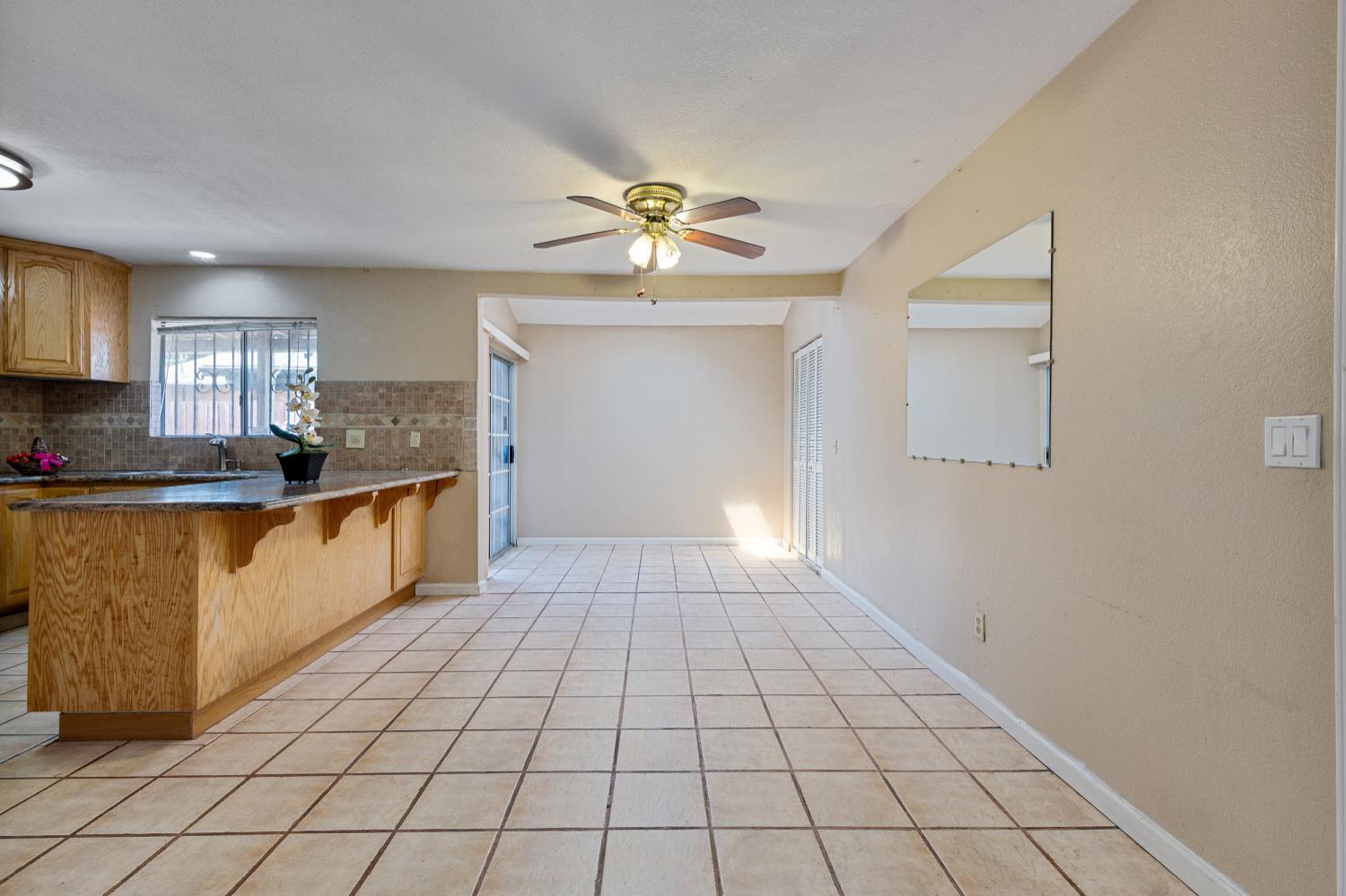 Detail Gallery Image 12 of 44 For 1761 Sikh Temple St, Stockton,  CA 95206 - 4 Beds | 2 Baths