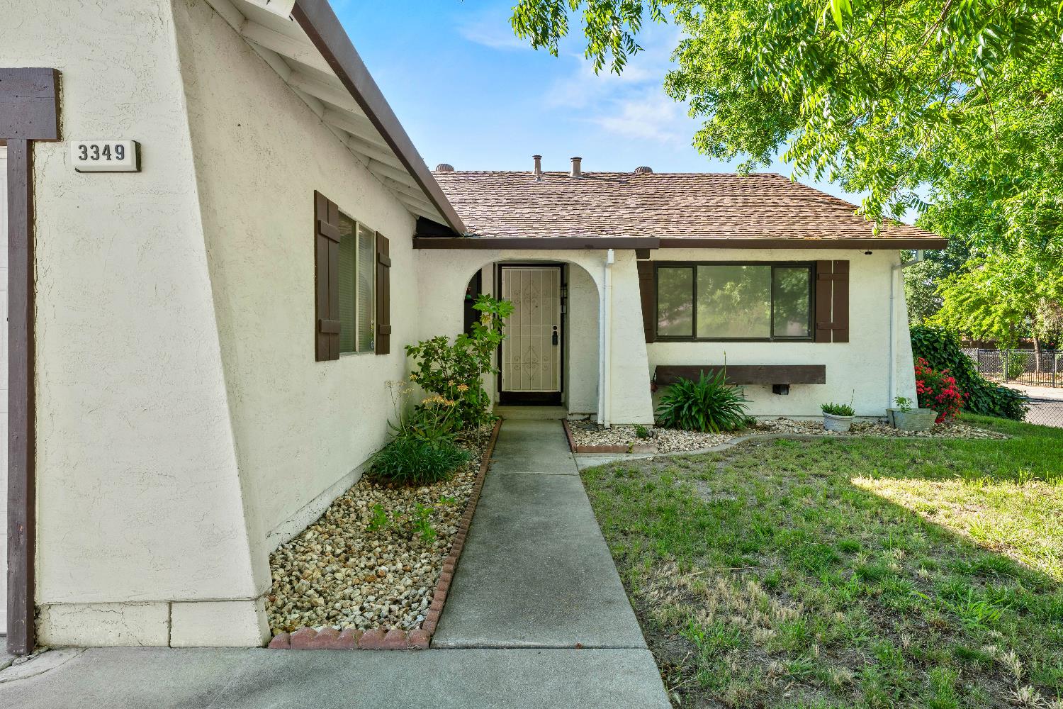 Detail Gallery Image 4 of 38 For 3349 Irvindale Way, Antelope,  CA 95843 - 3 Beds | 2 Baths