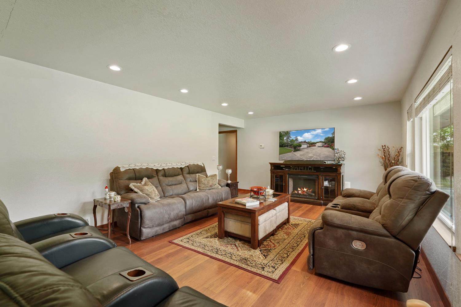 Detail Gallery Image 18 of 51 For 8607 Treasure Ave, Stockton,  CA 95212 - 3 Beds | 3 Baths