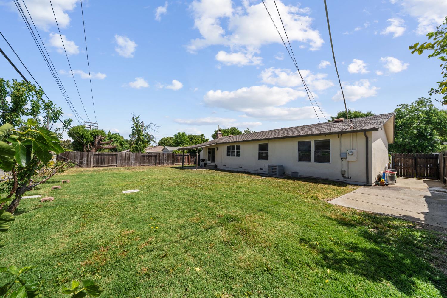 Detail Gallery Image 30 of 31 For 7037 Wilshire Cir, Sacramento,  CA 95822 - 3 Beds | 2 Baths