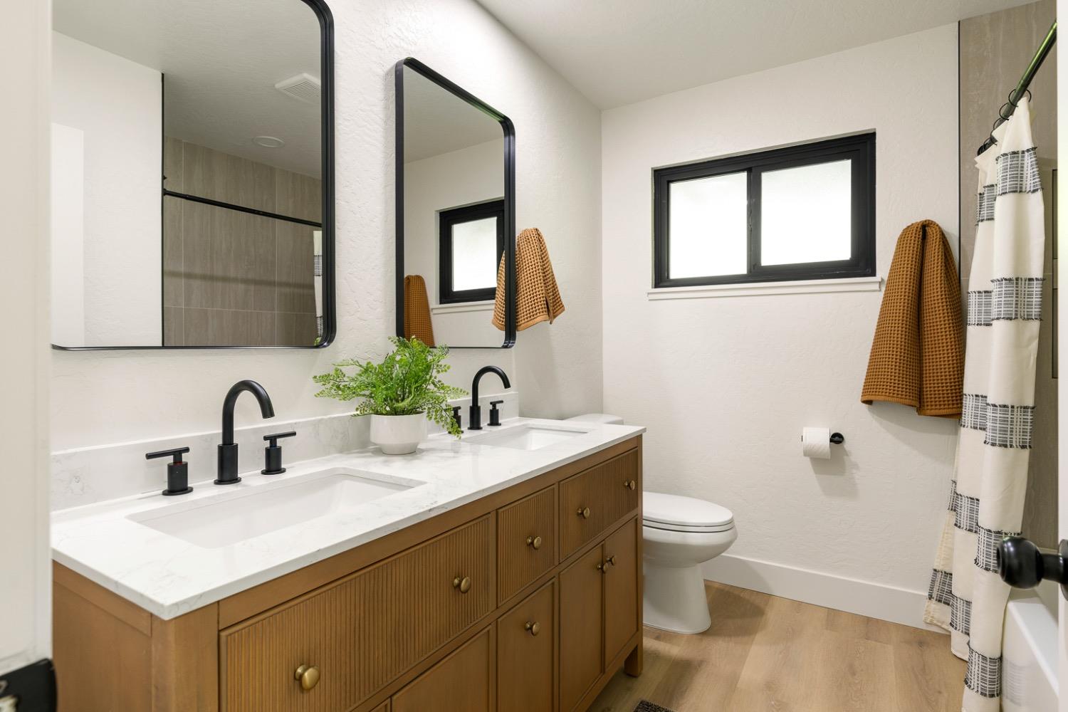 Detail Gallery Image 27 of 53 For 6612 13th St, Sacramento,  CA 95831 - 3 Beds | 2 Baths