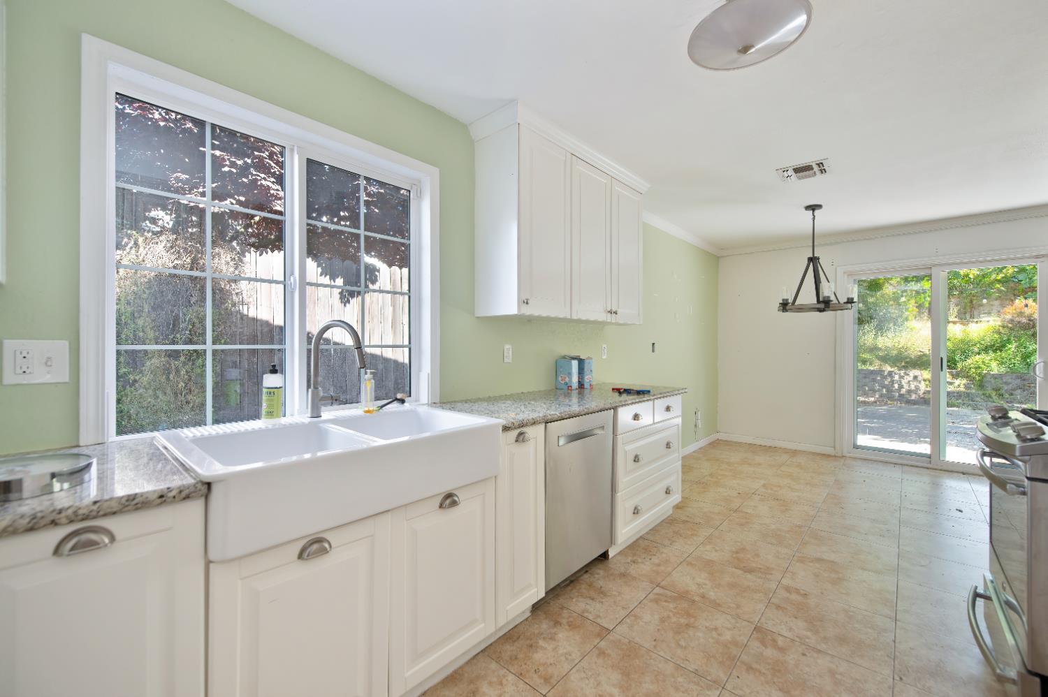 Detail Gallery Image 8 of 28 For 5992 Angelo Dr, Loomis,  CA 95650 - 3 Beds | 2 Baths