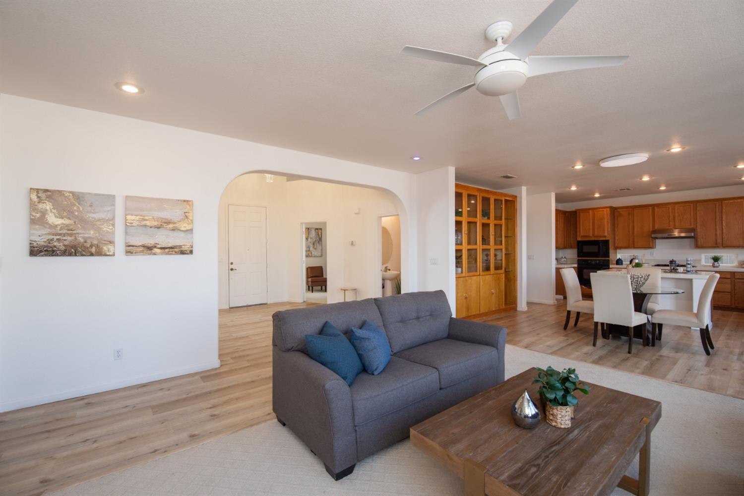 Detail Gallery Image 17 of 59 For 3012 Edgeview Dr, Modesto,  CA 95355 - 5 Beds | 3/1 Baths