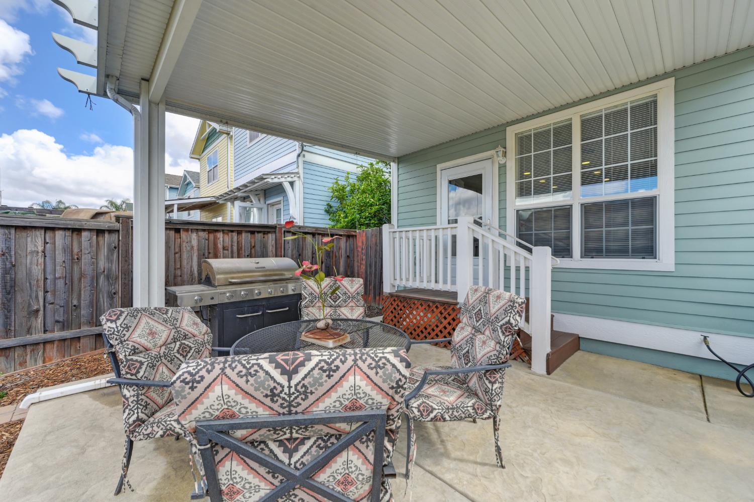 Detail Gallery Image 33 of 37 For 105 Hickory St, Roseville,  CA 95678 - 3 Beds | 2/1 Baths