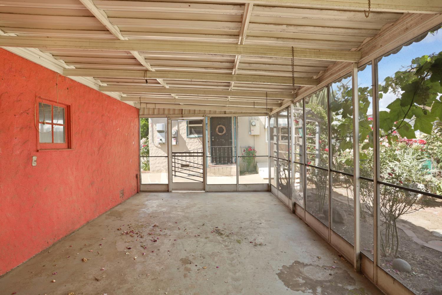 Detail Gallery Image 25 of 39 For 304 E Tokay St, Lodi,  CA 95240 - 2 Beds | 2 Baths