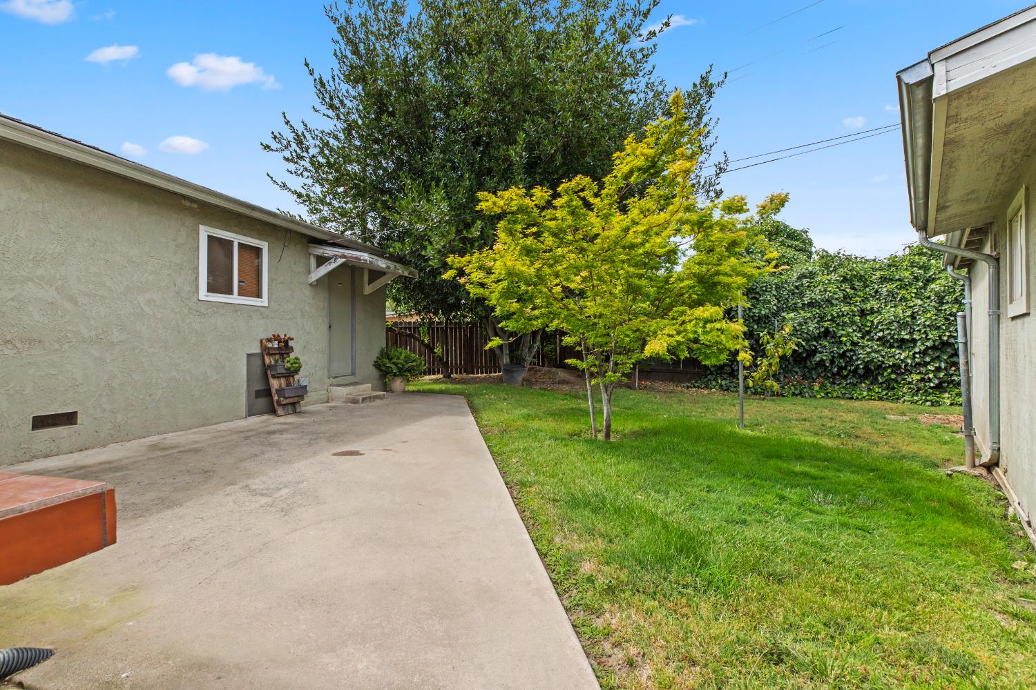 Detail Gallery Image 37 of 43 For 2037 Wally Ct, Modesto,  CA 95350 - 3 Beds | 3 Baths