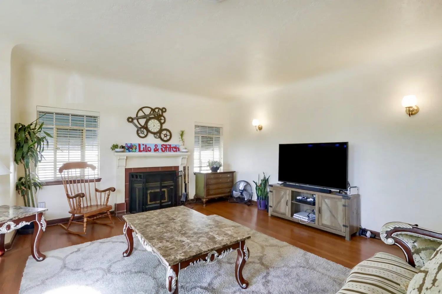Detail Gallery Image 4 of 39 For 423 W Monterey Ave, Stockton,  CA 95204 - 2 Beds | 1 Baths