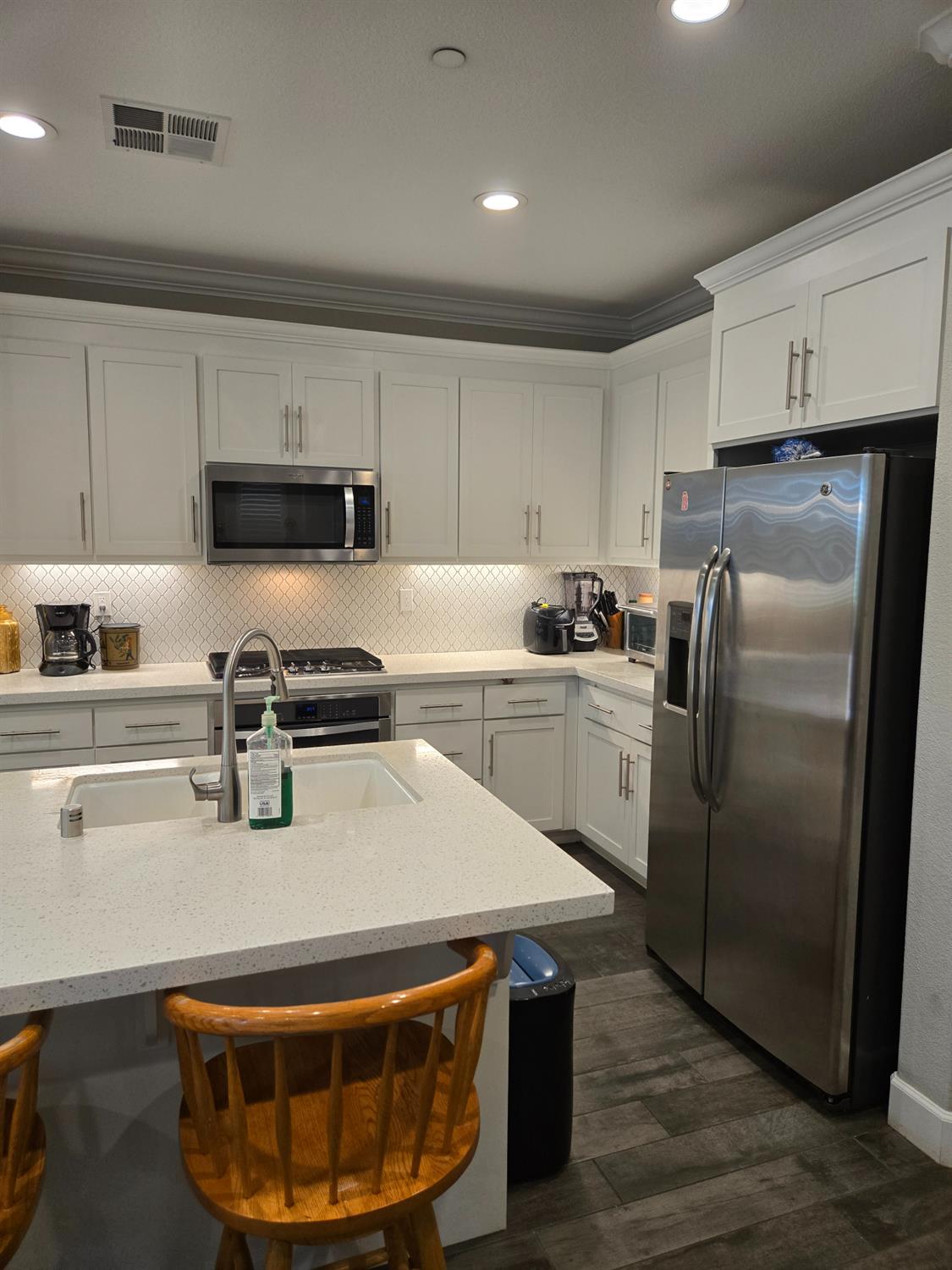 Isabella Drive, Lodi, California image 9