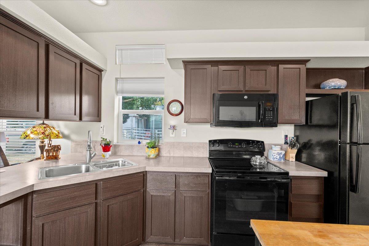 Detail Gallery Image 6 of 21 For 4800 Auburn Folsom Rd 70, Loomis,  CA 95650 - 1 Beds | 1 Baths