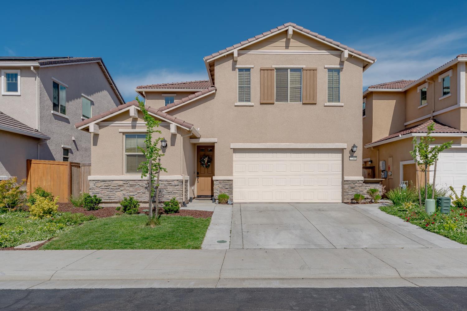 Detail Gallery Image 1 of 44 For 7744 Pullet Ct, Antelope,  CA 95843 - 5 Beds | 3 Baths