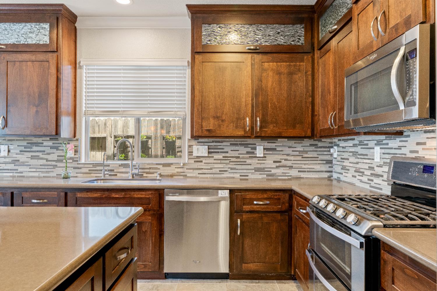 Verrazona Drive, Roseville, California image 15
