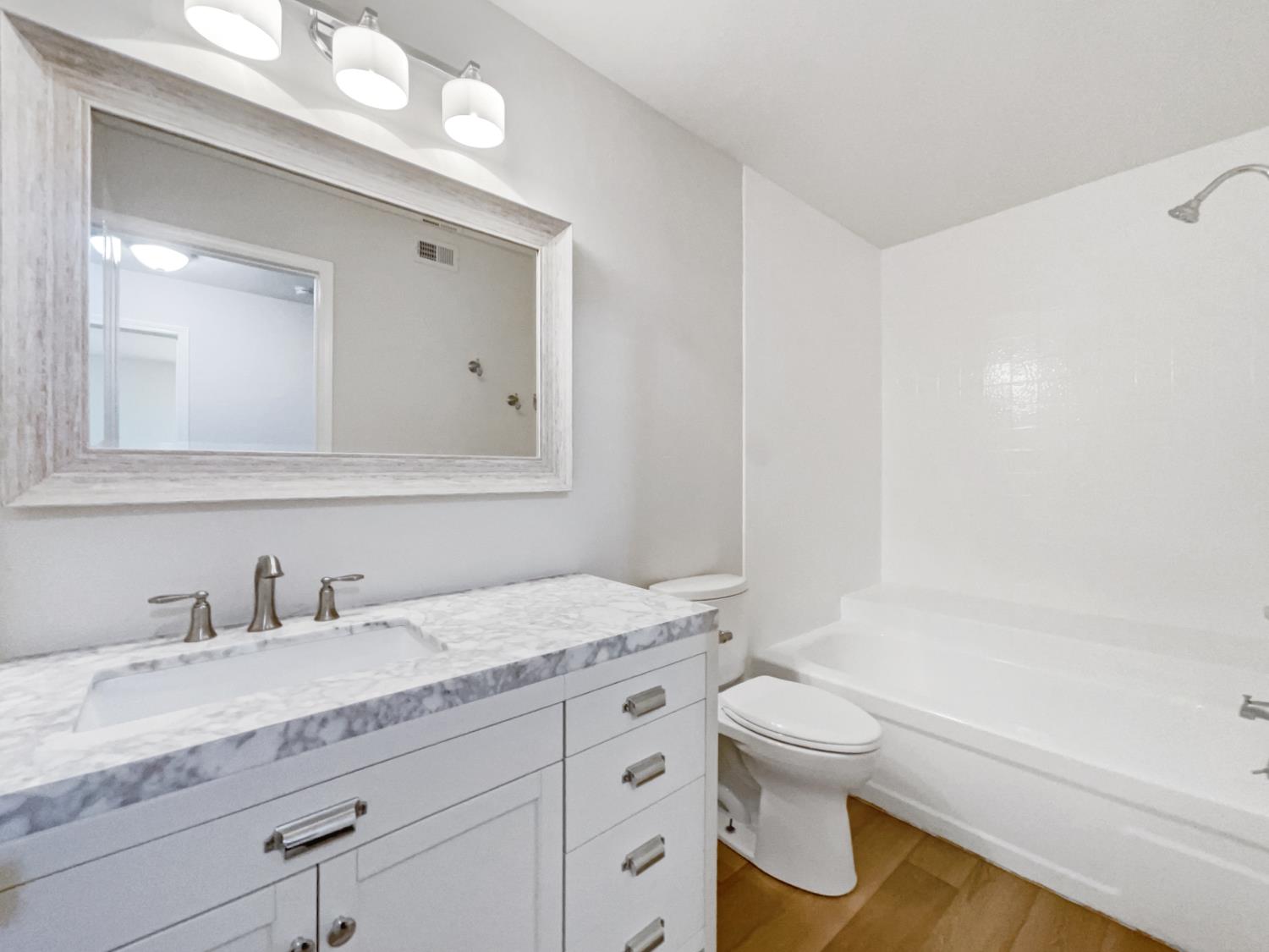 Photo #18: 225062142 Listing: Photo #18
