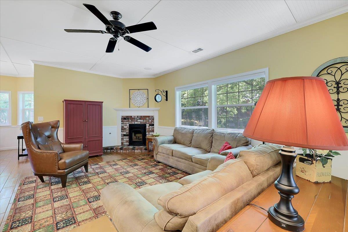 Detail Gallery Image 33 of 84 For 685 Saddleback Dr, Marysville,  CA 95901 - 3 Beds | 2/2 Baths