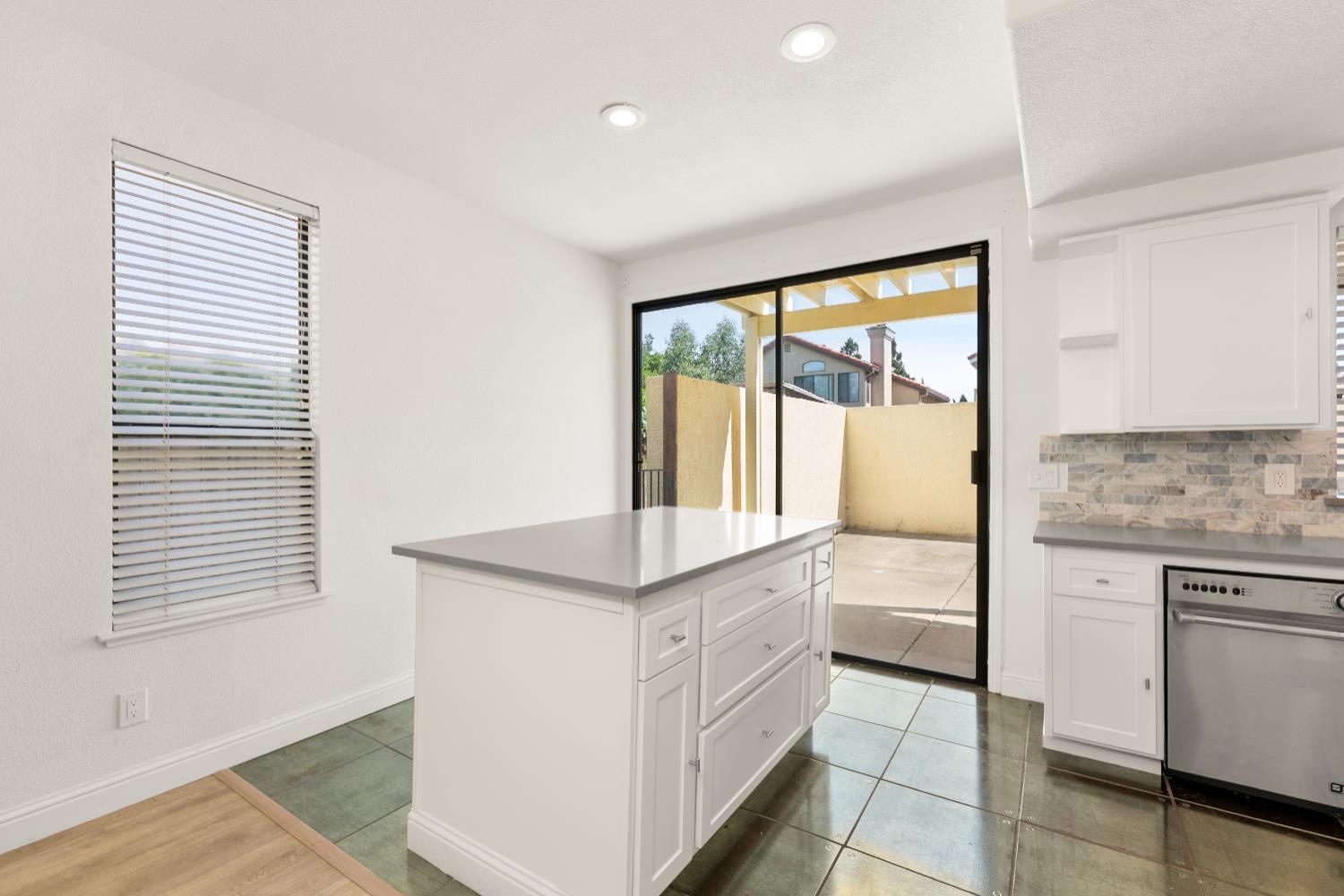 Felicia Way, Elk Grove, California image 16